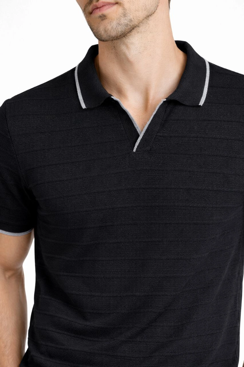 ASSEMA Erkek Triko Kumaş Yakalı Düğmesiz Açık Yaka Fitilli Kısa Kollu Regular Fit Tişört T-shirt - Siyah