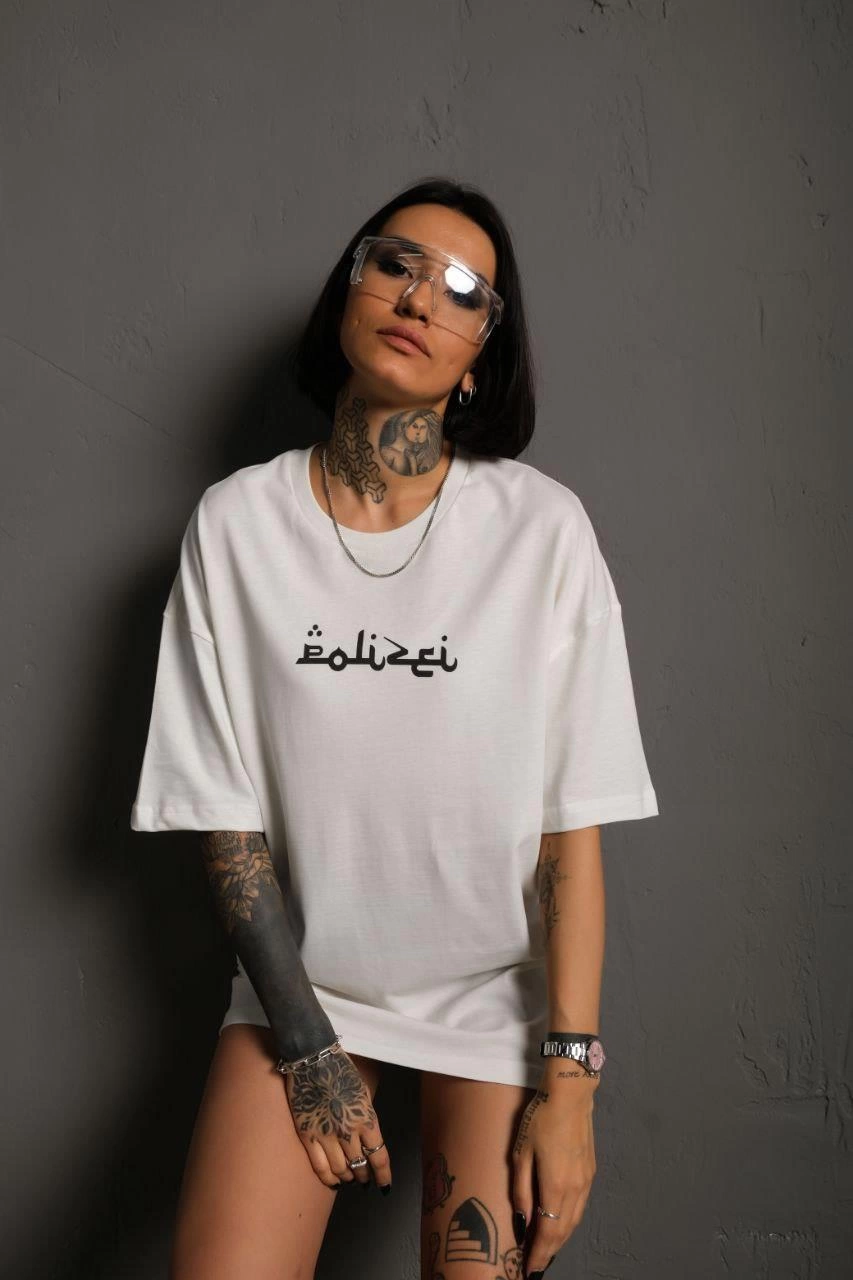 ASSEMA Kadın Bisiklet Yakalı Sırt Baskılı Kısa kol Oversize T-Shirt - Beyaz