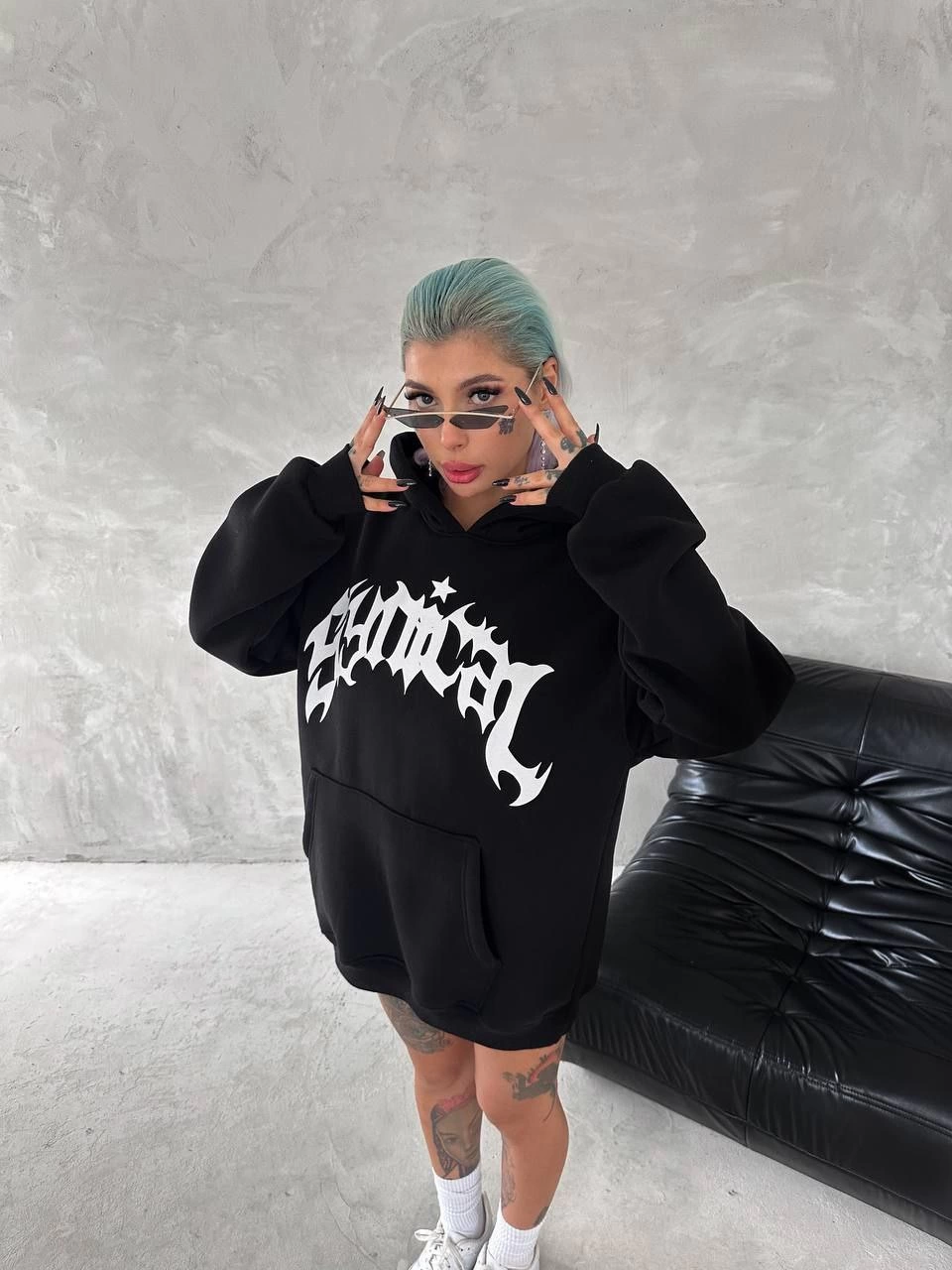ASSEMA Kadın Üç İplik Kapüşonlu Baskılı SweatShirt - Siyah