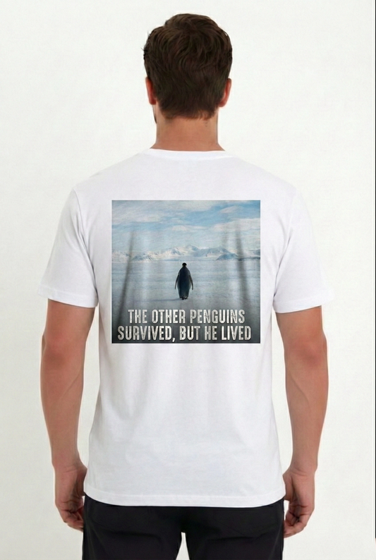 ASSEMA Erkek Oversize Tişört - Sırt Baskılı "Survivor Penguin" Temalı Felsefi Yazılı - Beyaz