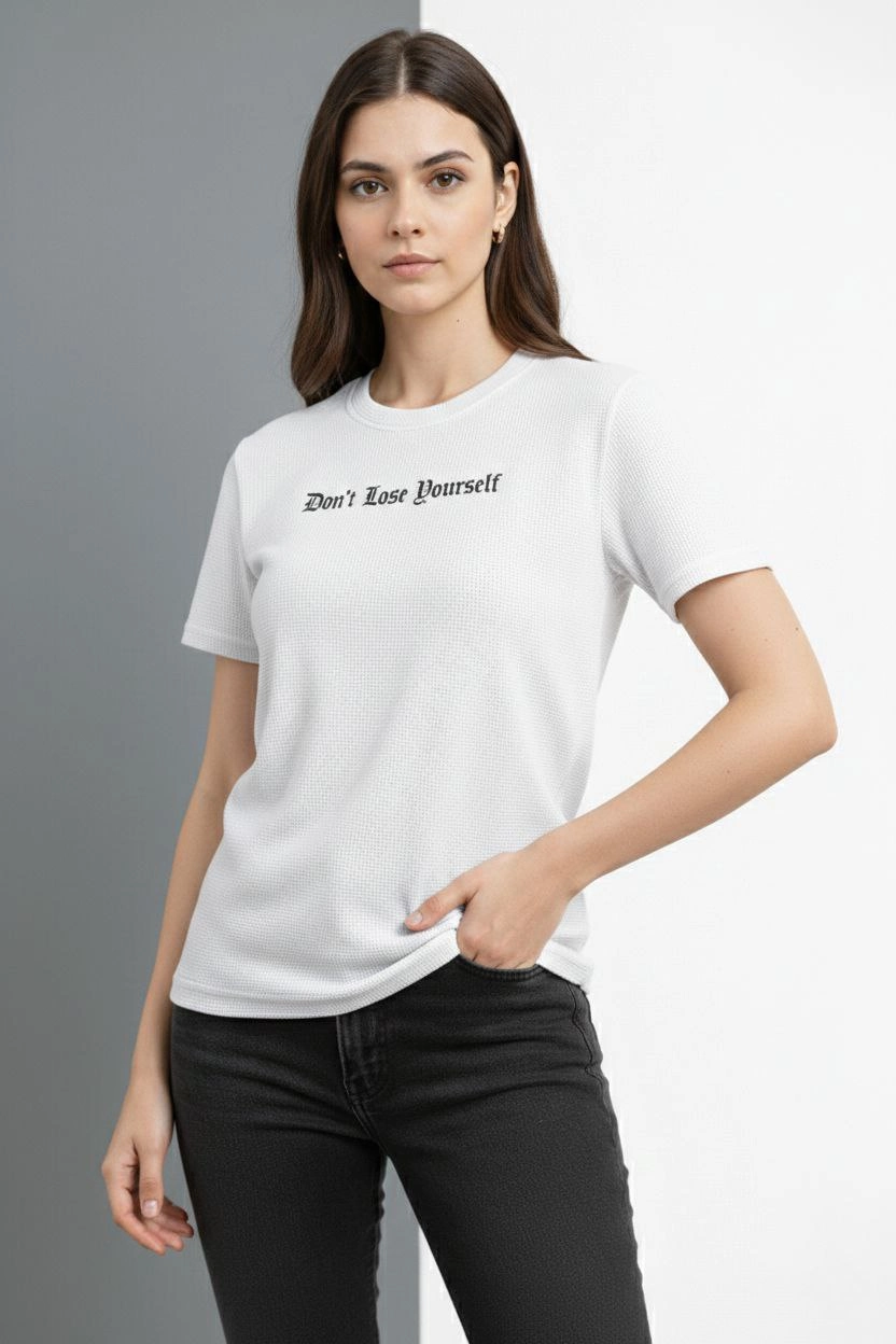 ASSEMA Kadın Wafıl Kumaş Tişört Regular Kalıp Bisiklet Yaka Baskılı Günlük Basic T-Shirt - Beyaz