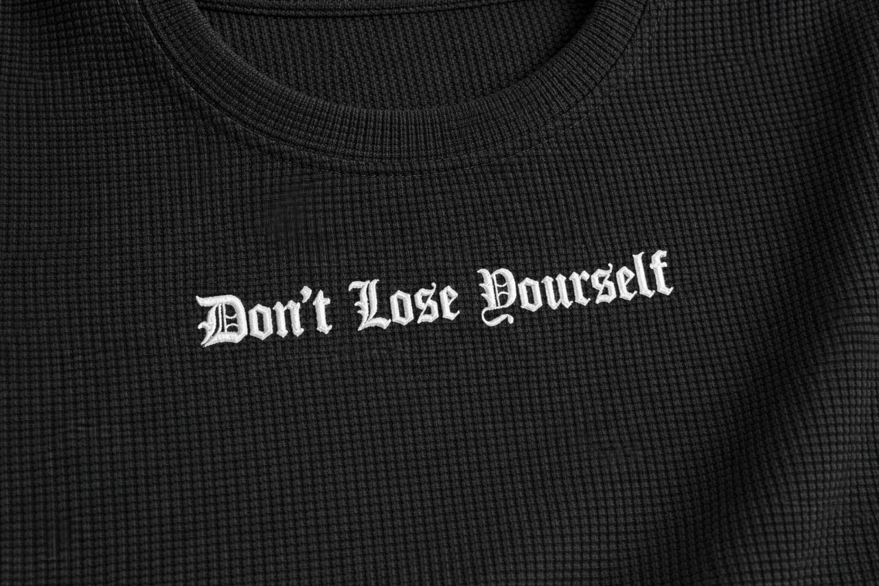 ASSEMA Erkek Wafıl Kumaş Tişört Regular Kalıp Bisiklet Yaka Baskılı Günlük Basic T-Shirt - Siyah