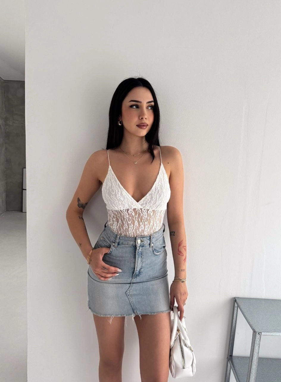 Kadın Dantel Detaylı Derin Dekolte Body Şık Kolsuz Yazlık Bodysuit - Beyaz
