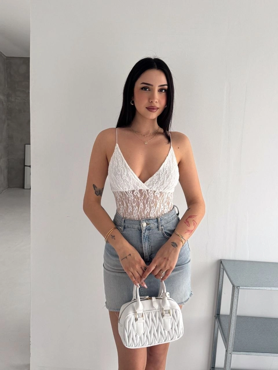 Kadın Dantel Detaylı Derin Dekolte Body Şık Kolsuz Yazlık Bodysuit - Beyaz