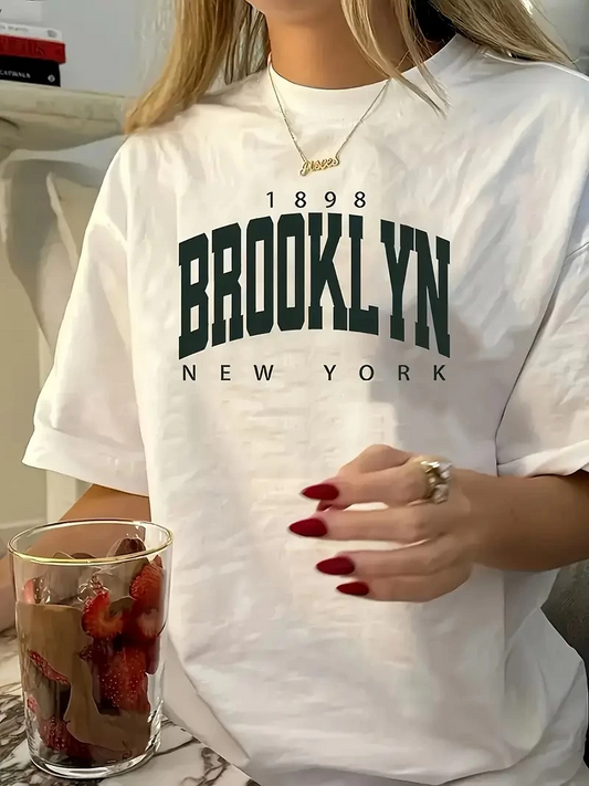 ASSEMA Kadın Brooklyn Harf Baskılı Kısa Kollu T-shirt - Beyaz