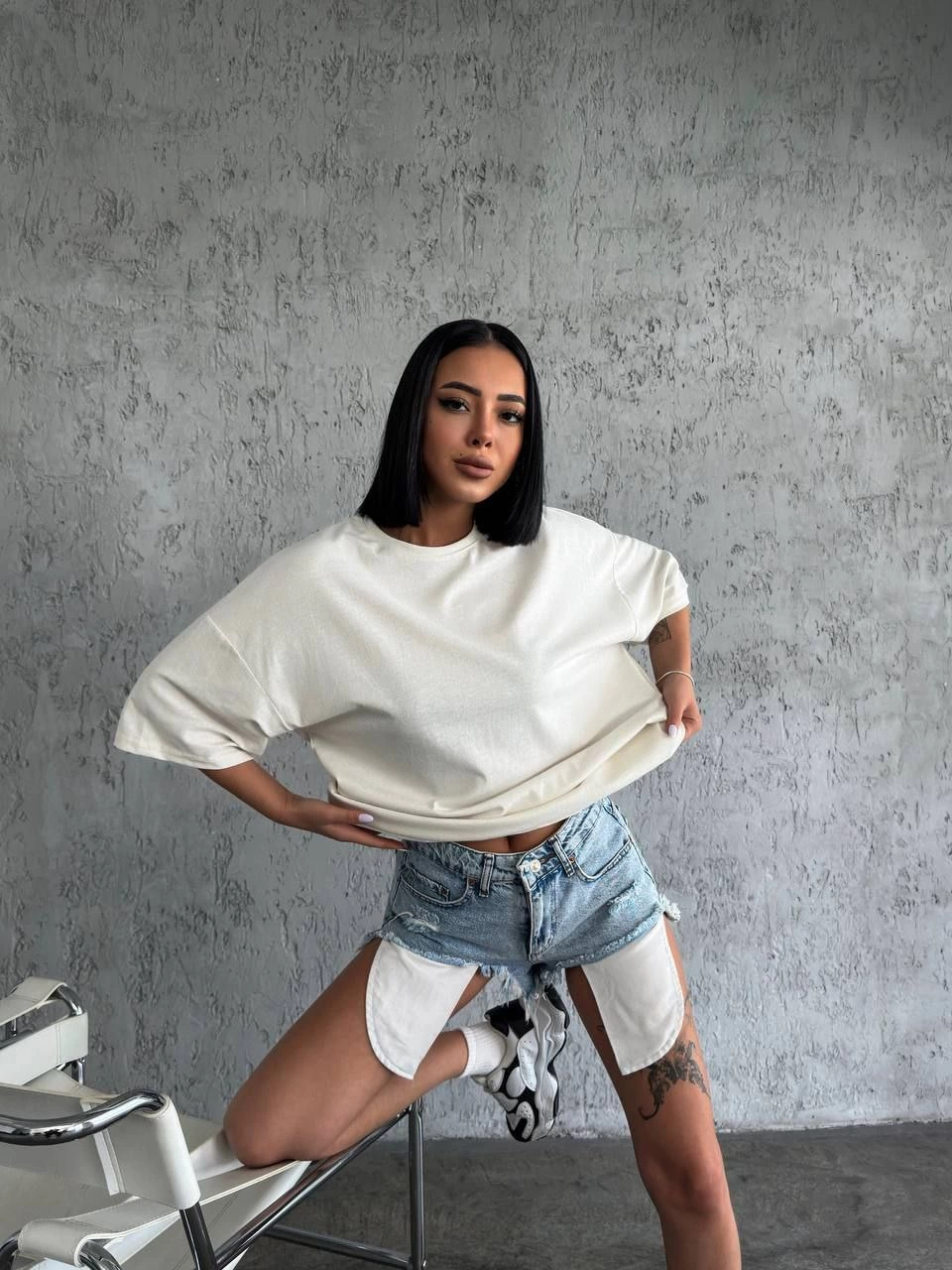 ASSEMA Kadın Düz T-Shirt Kısa Kol Bisiklet Yaka Ovarsize Rahat Kalıp Günlük Tişört - Beyaz