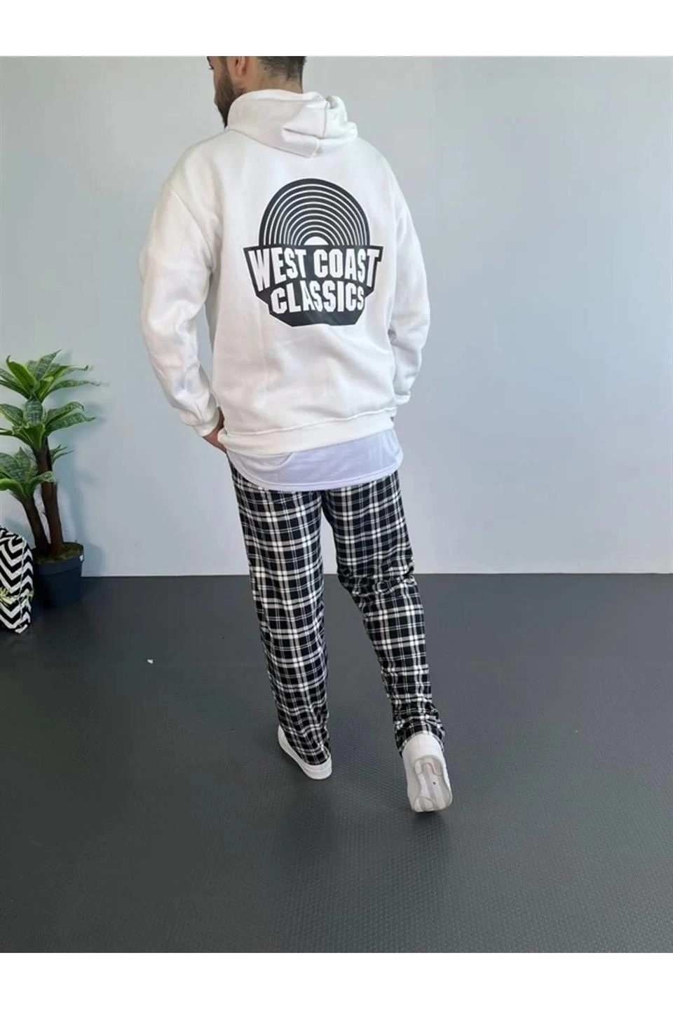 ASSEMA Erkek Oversize Üç İplik Kapüşonlu Sweatshirt Beyaz Ön Baskılı Kanguru Cepli Kalıp İçi