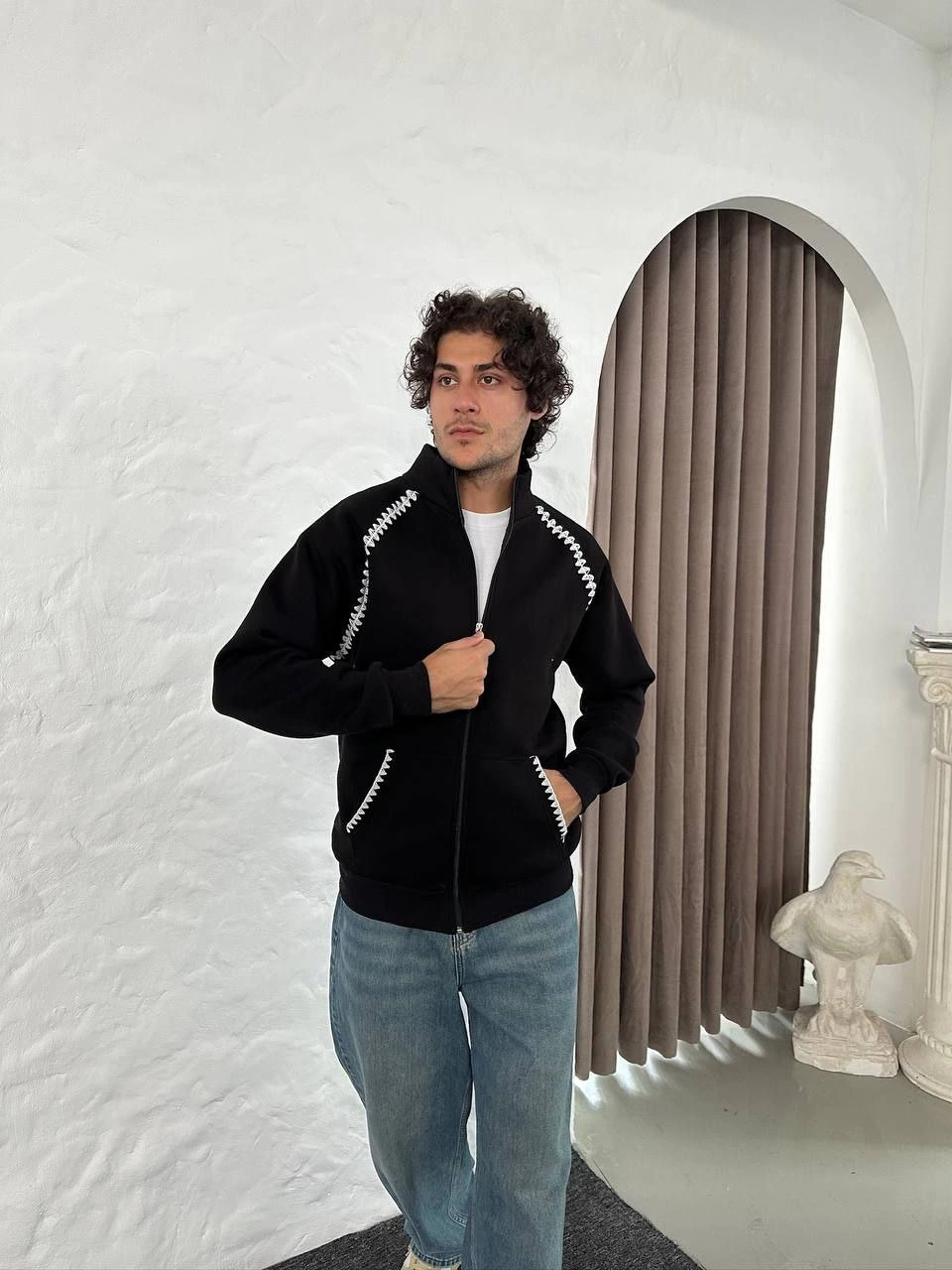 ASSEMA Erkek Oversize Dik Yaka Fermuarlı Sweatshirt - Zincir Nakışli Kanguru Cepli - Siyah