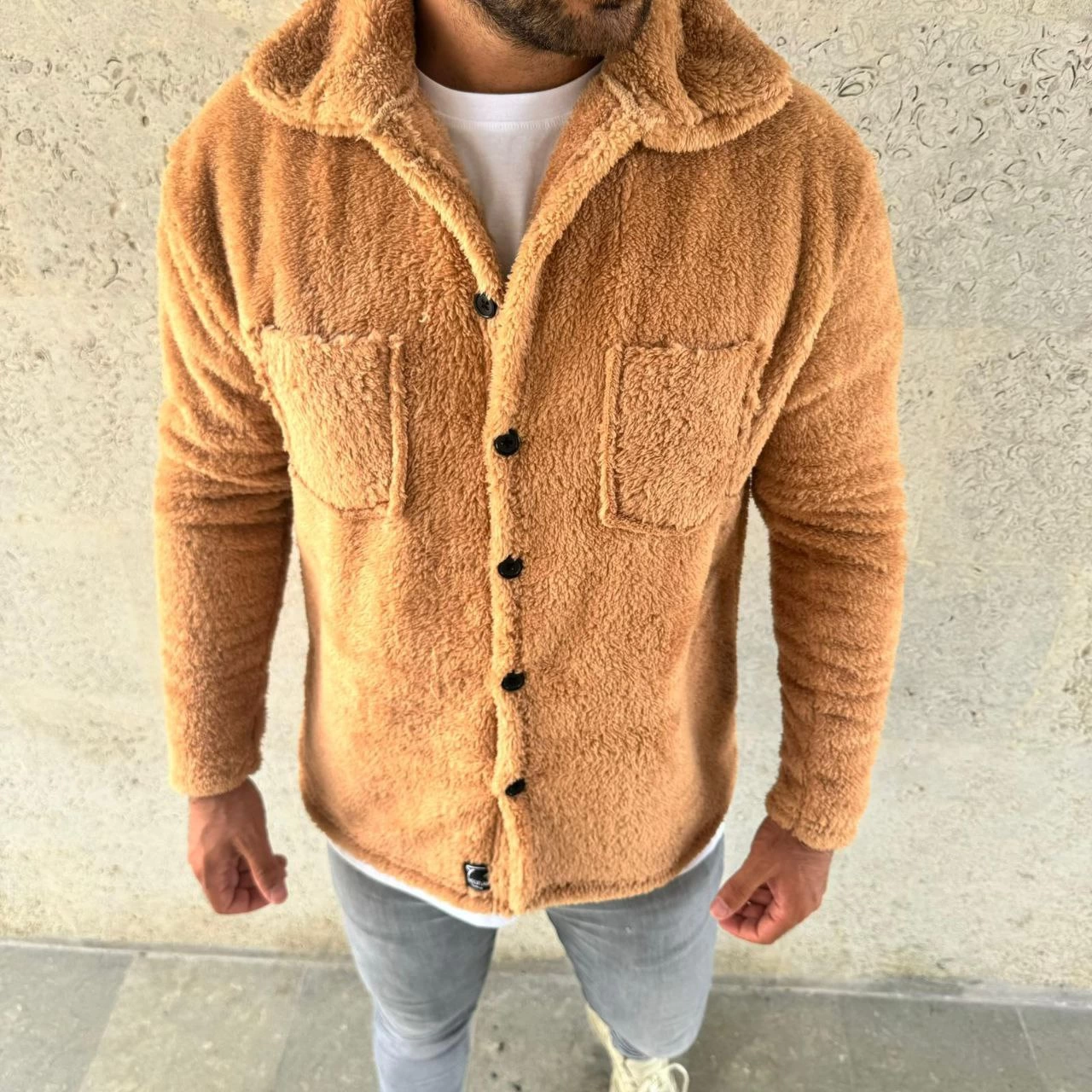 ASSEMA Erkek Pelüş Polar Hırka Gömlek - Yakalı, İlik Düğmeli, Göğüs Cepli, Yumuşak Dokulu Kışlık Regular Fit Rahat Günlük Model - Açık Kahve