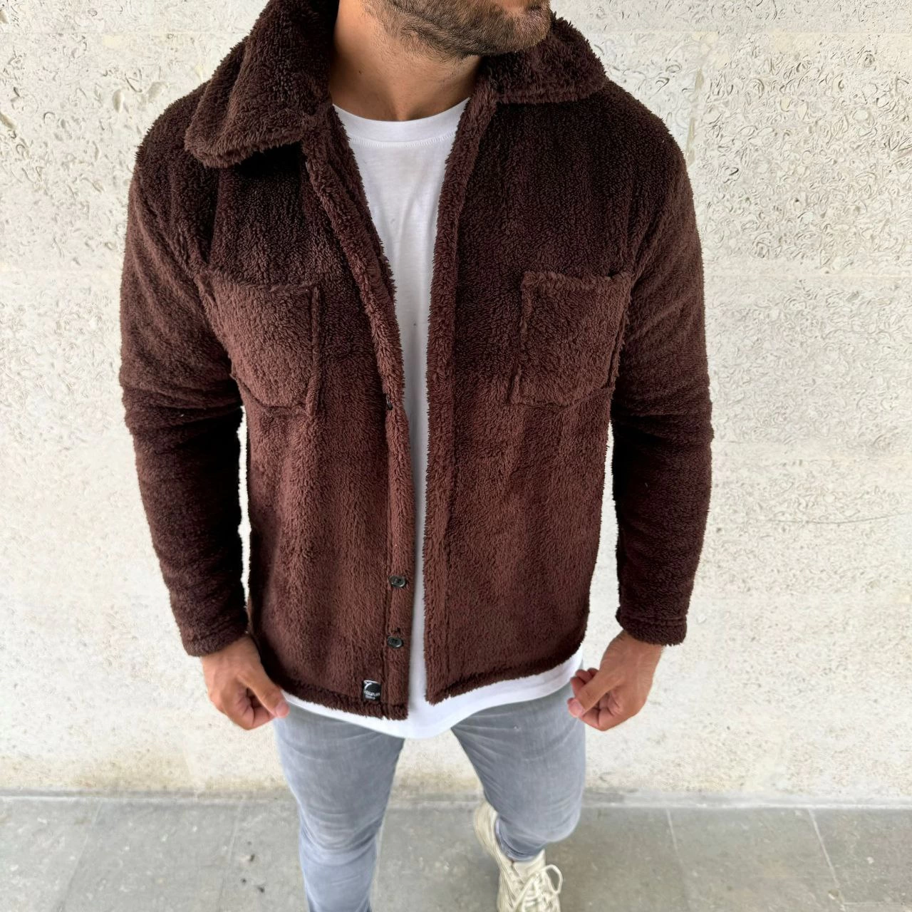 ASSEMA Erkek Pelüş Polar Hırka Gömlek - Yakalı, İlik Düğmeli, Göğüs Cepli, Yumuşak Dokulu Kışlık Regular Fit Rahat Günlük Model - Kahverengi