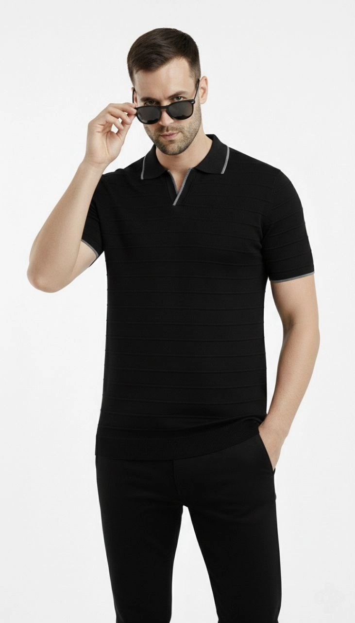 ASSEMA Erkek Triko Kumaş Yakalı Düğmesiz Açık Yaka Fitilli Kısa Kollu Regular Fit Tişört T-shirt - Siyah