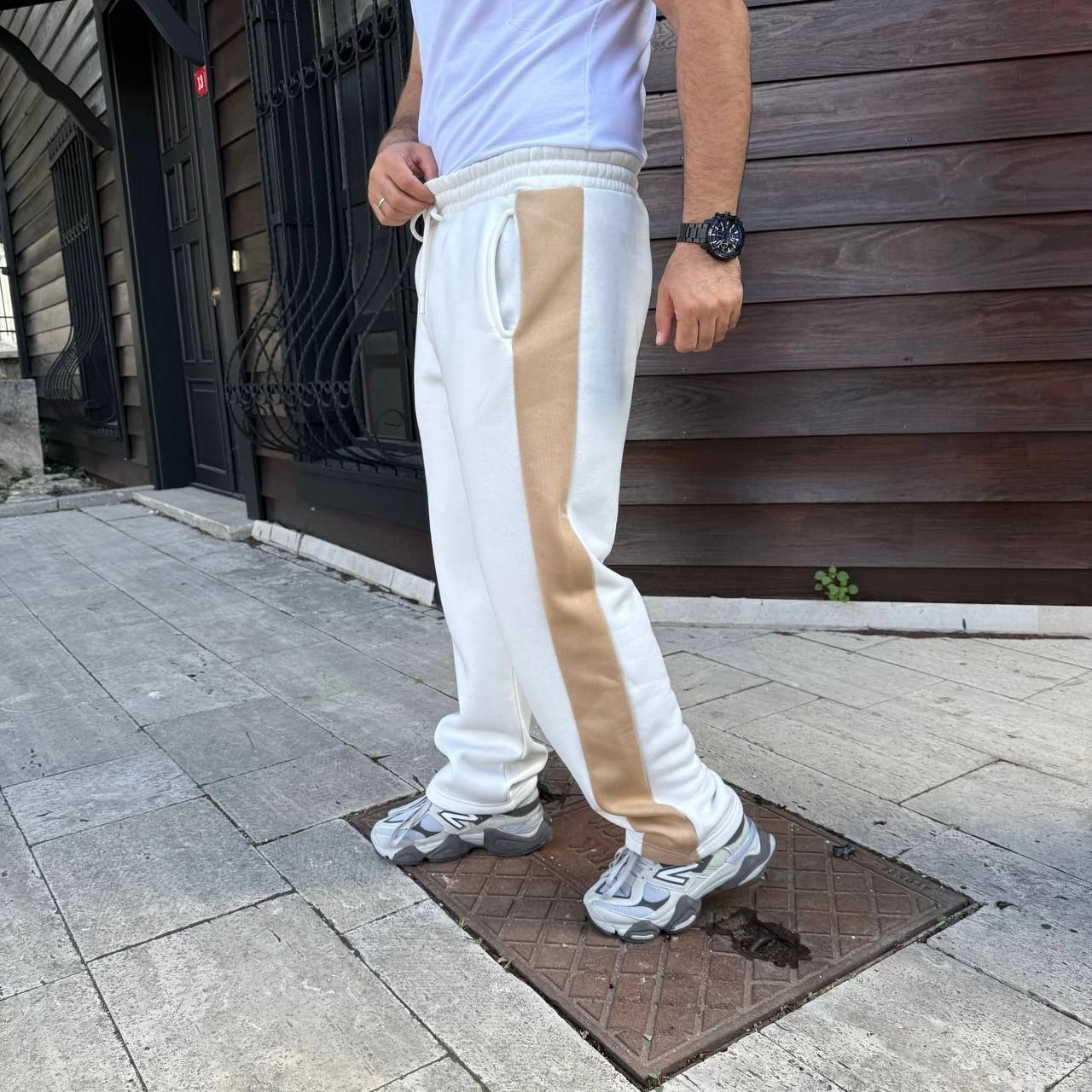 ASSEMA Erkek Üç İplik Kışlık Pamuklu Yandan Garneli Kalın Bej Şeritli Cepli Eşofman Altı Pantolon - Beyaz