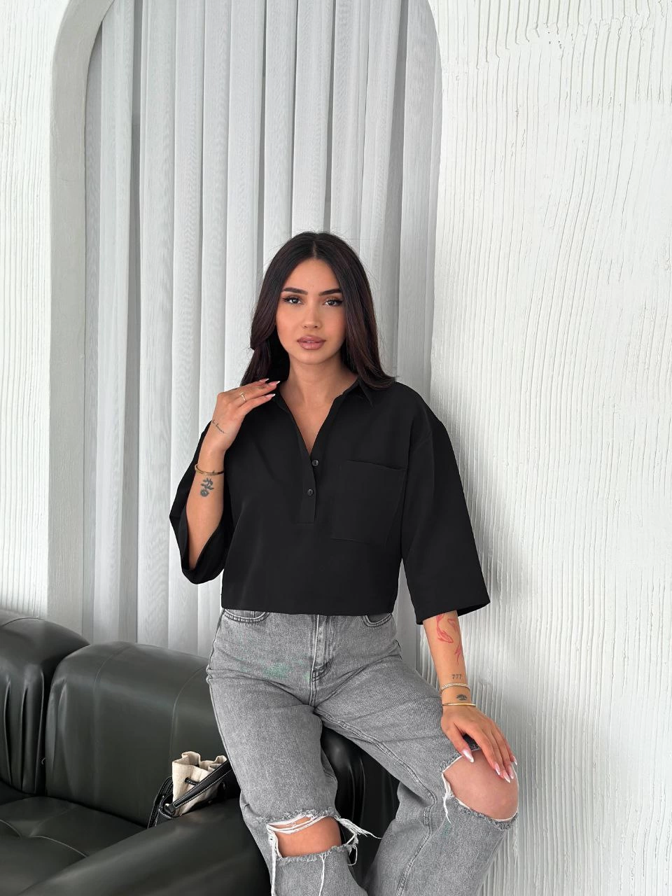 ASSEMA Z Krep Kadın Crop Yakalı Gömlek İlik Düğmeli Üç Çeyrek Sleeve Kol - Siyah