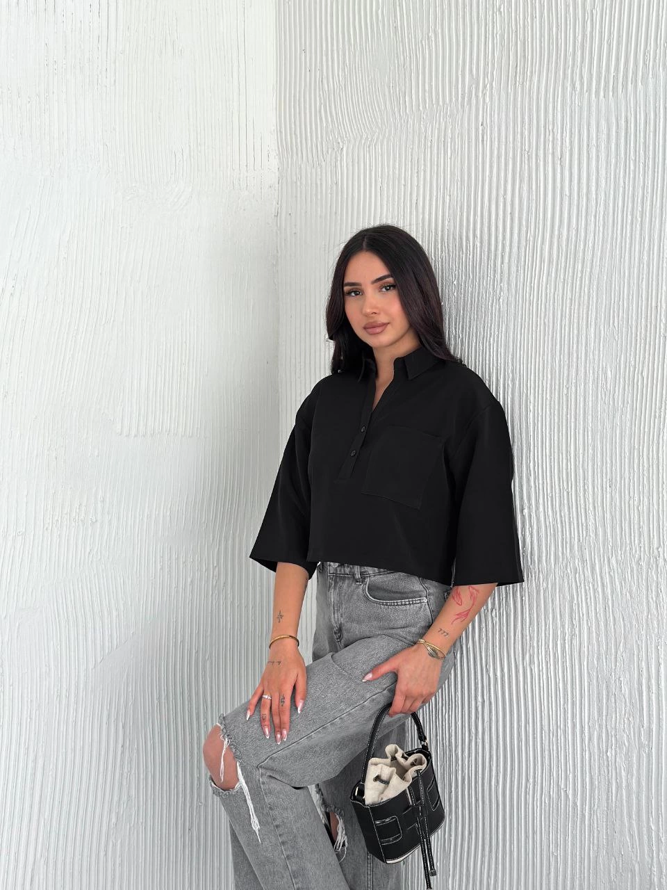 ASSEMA Z Krep Kadın Crop Yakalı Gömlek İlik Düğmeli Üç Çeyrek Sleeve Kol - Siyah