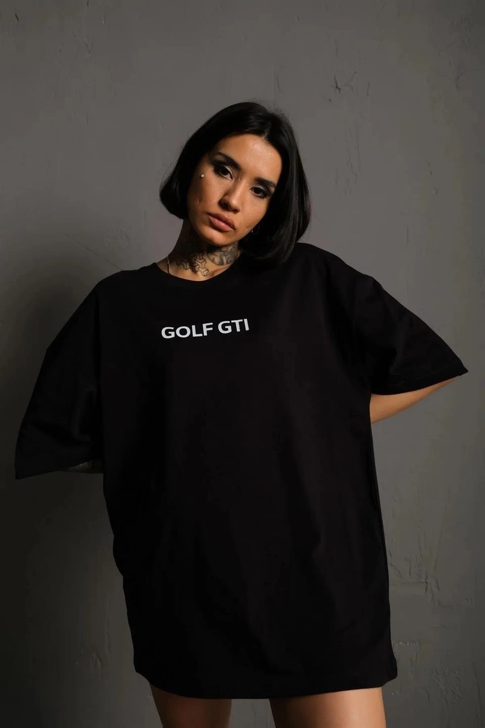 ASSEMA Kadın Oversize Tişört Golf GTI Retro Araba Baskılı T-shirt - Siyah
