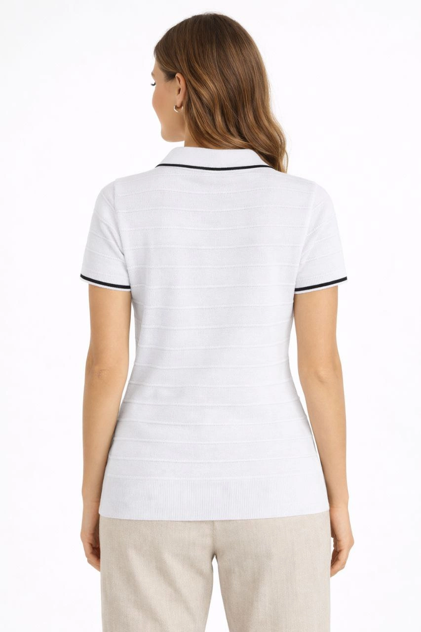ASSEMA Kadın Triko Kumaş Yakalı Düğmesiz Açık Yaka Fitilli Kısa Kollu Regular Fit Tişört T-shirt - Beyaz