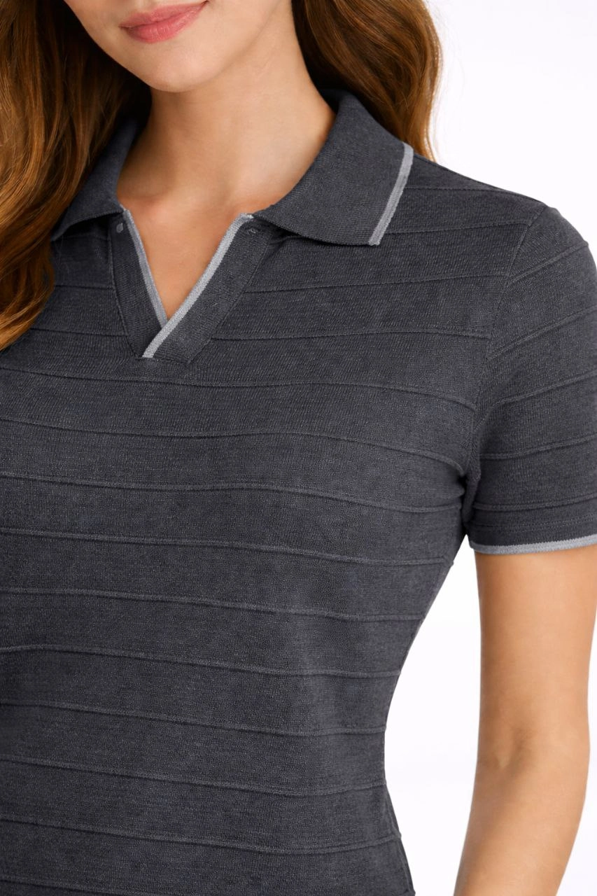 ASSEMA Kadın Triko Kumaş Yakalı Düğmesiz Açık Yaka Fitilli Kısa Kollu Regular Fit Tişört T-shirt - Siyah