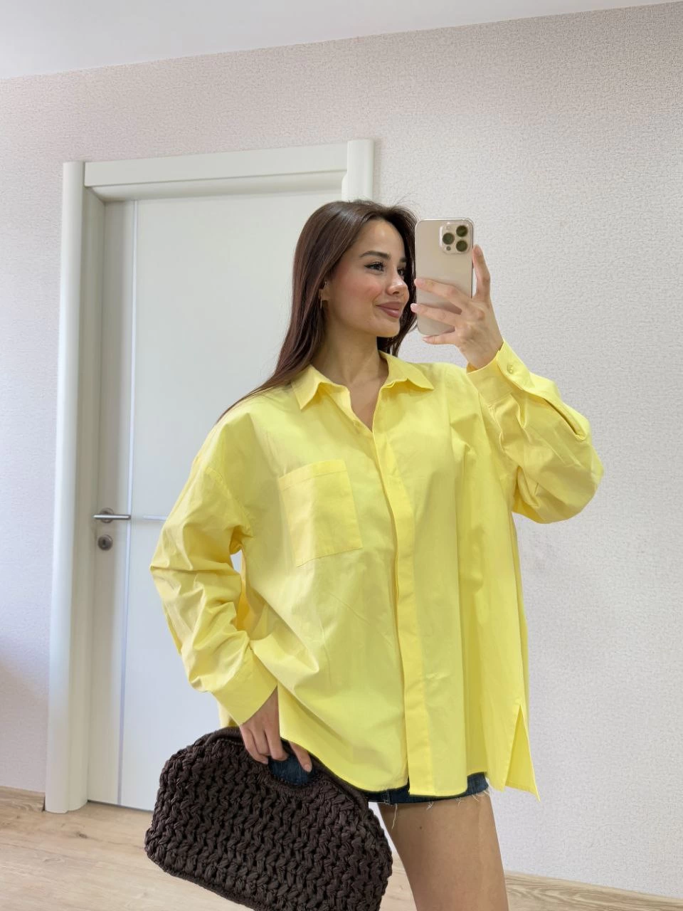 ASSEMA Poplin Kadın Yakalı Yandan Yırtmaçlı Arka Pens Detaylı Gömlek - Sarı