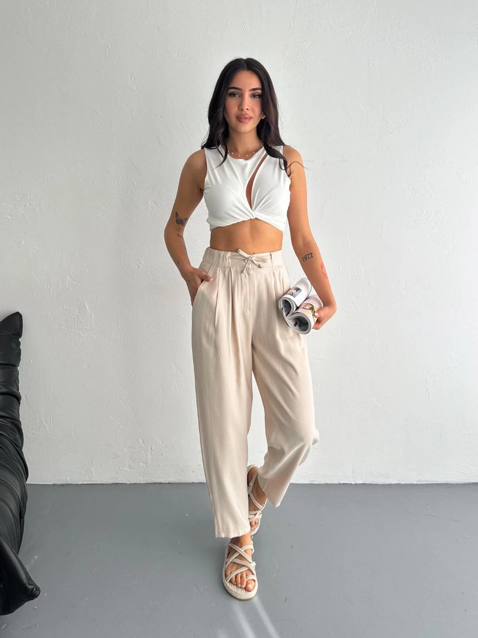 ASSEMA Kadın Yüksel Bel Beli Bağcıklı Rahat Boru Paça Pantalon - Kırık Beyaz
