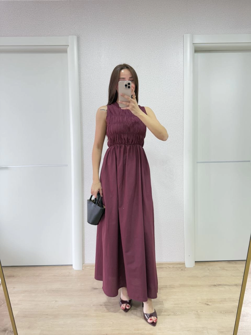 ASSEMA Kadın Kolsuz Göğüs Lastıklı %100 Poplin Uzun Elbise - Bordo