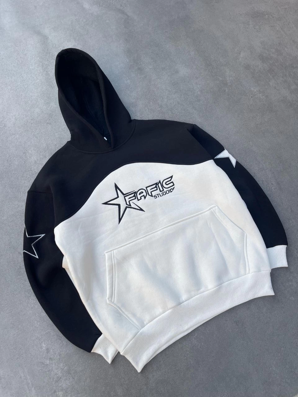 ASSEMA Parçalı Nakış İşlemelı Kapüşonlu SweatShirt - Siyah