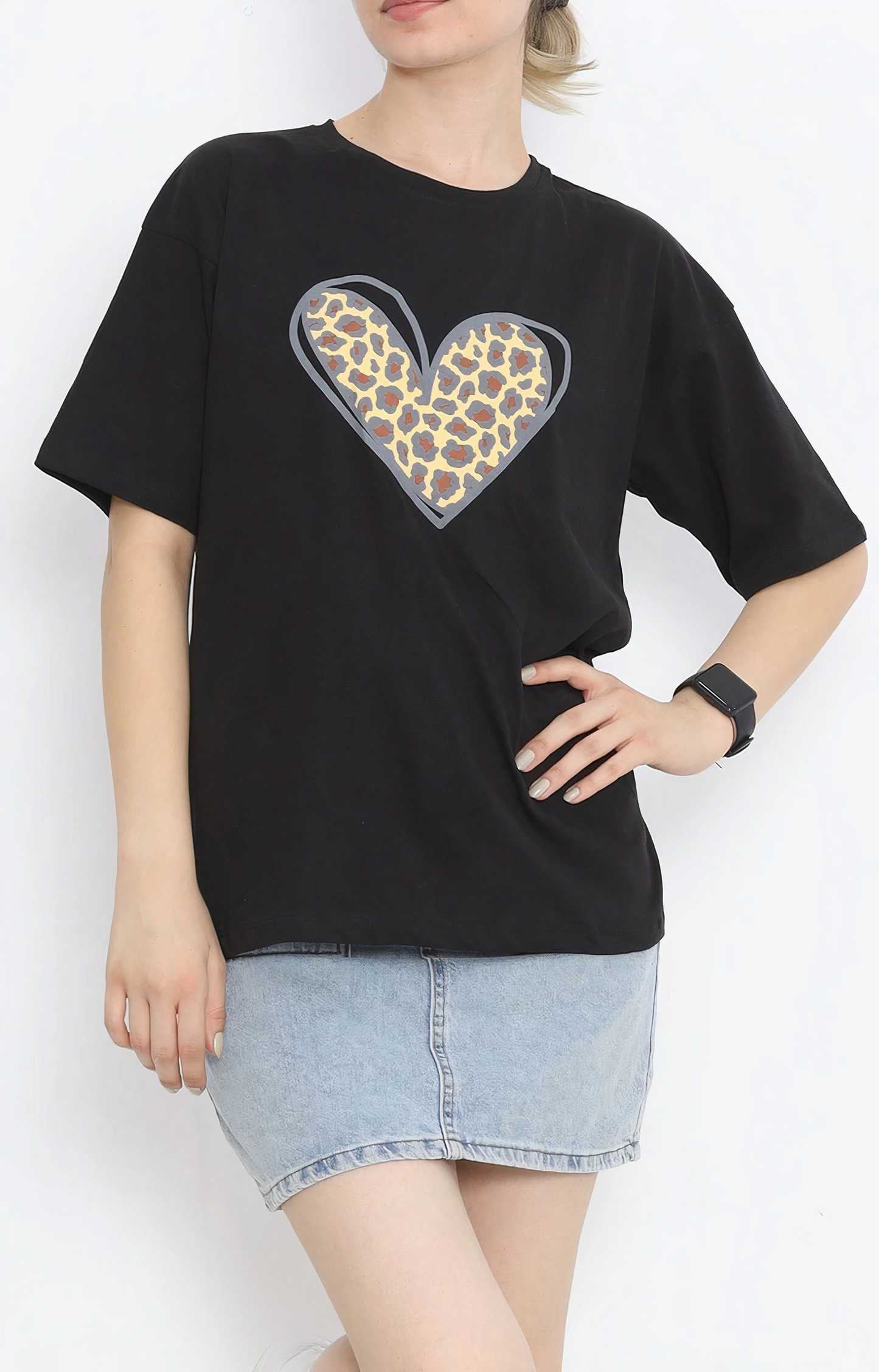 ASSEMA Sevgililer Günü İçin Özel Tasarım Leopar Kalp Baskılı T-shirt - Siyah