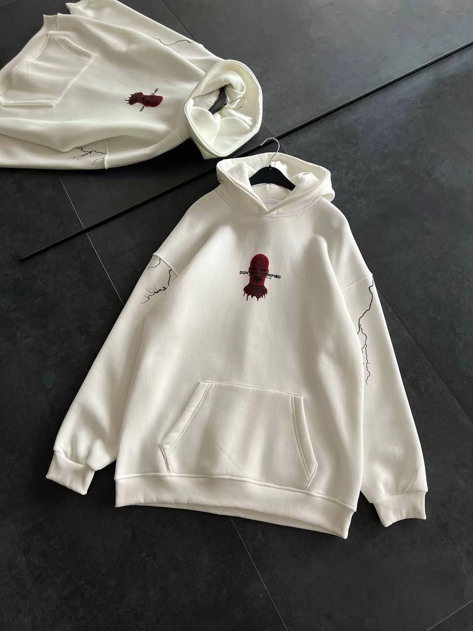 ASSEMA Kadın Üç İplik Kapüşonlu Baskılı Oversize SweatShirt- Beyaz