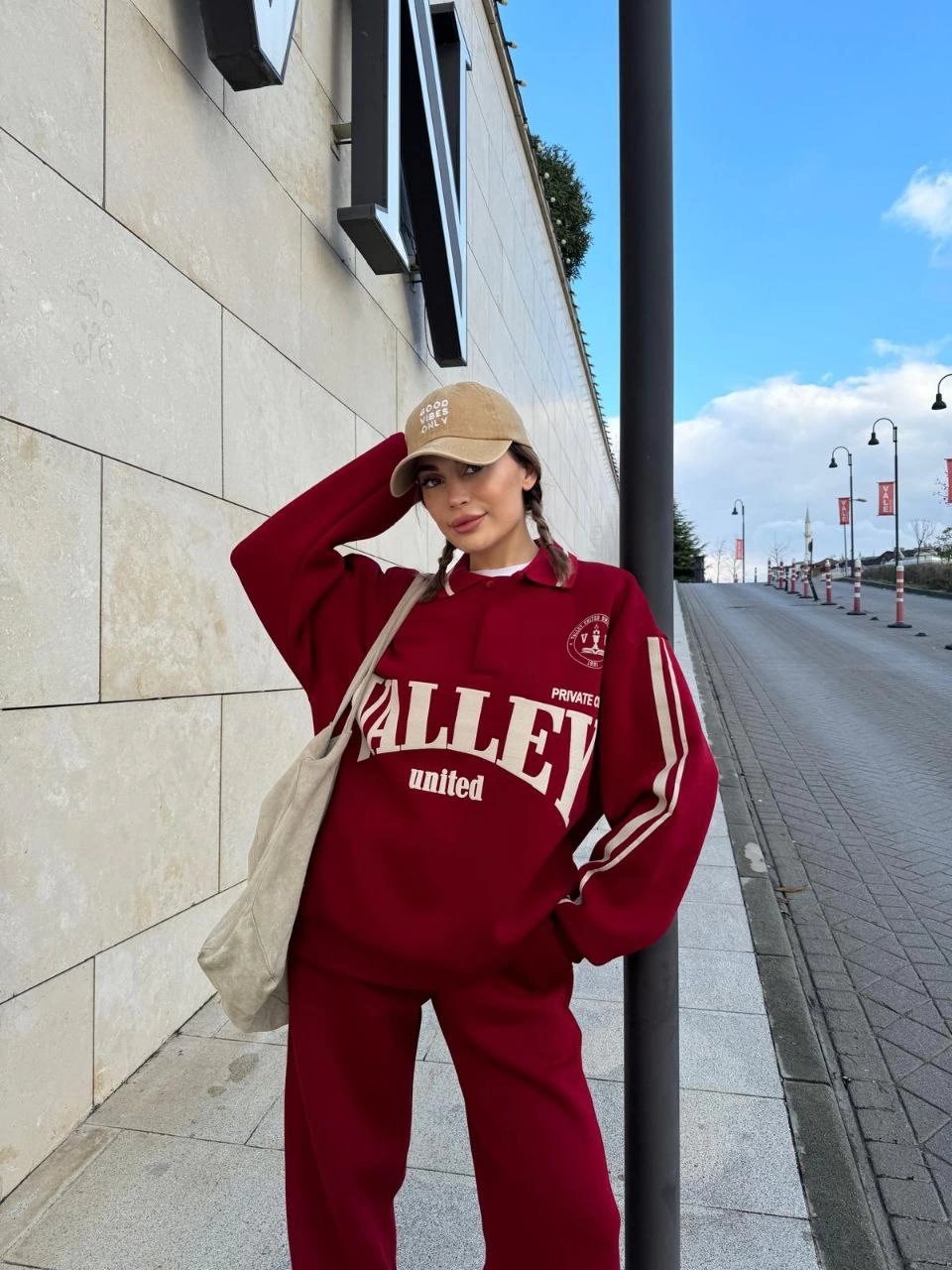 ASSEMA Kadın Üç İplik Pamuklu Yakalı Sweat Baggy Pantalonlu Takım - Bordo