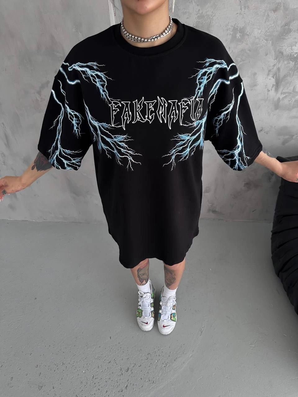 ASSEMA Kadın Bisiklet Yaka Yıldırım Baskılı  Kısa kol Oversize T-Shirt - Siyah