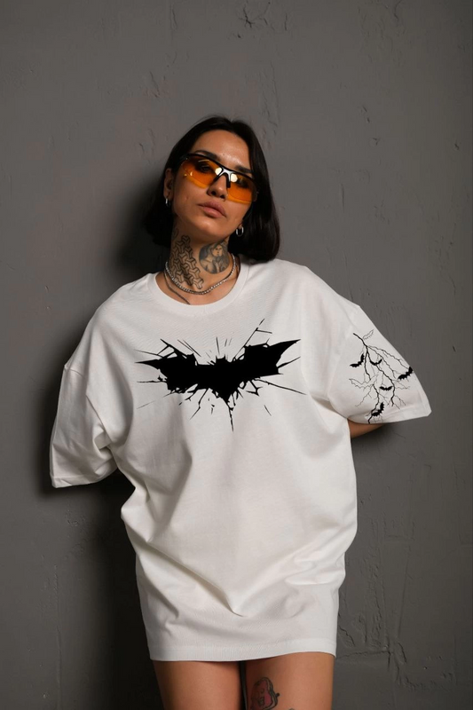 ASSEMA Kadın Bisiklet yaka tişort Ön ve Kol Yarasa Baskılı T-shirt  - Beyaz