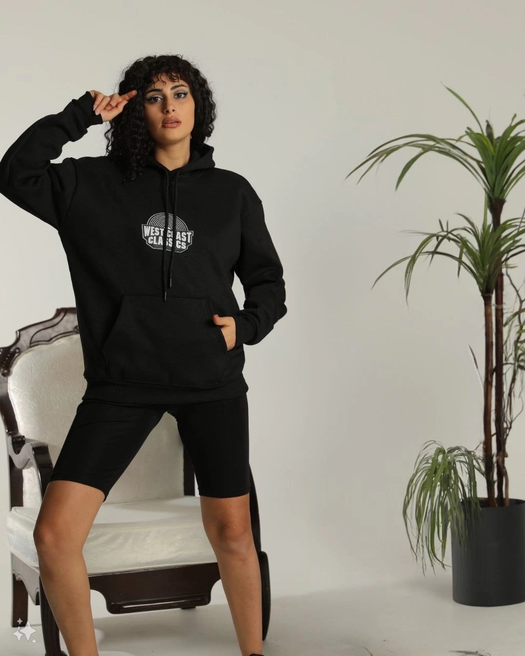 ASSEMA Kadın Sırt Baskılı Kapüşonlu Üç İplik Oversize Sweatshirt - Siyah