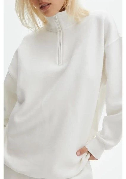 ASSEMA Kadın 3 iplik Pamuklu Uzun Kol Yarım Farmuarlı Yakalı SweatShirt -  Beyaz